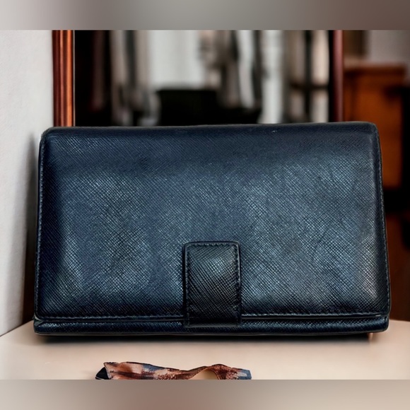 Salvatore Ferragamo Continental Wallet - Picture 3 of 11